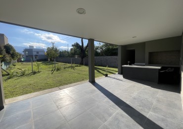  CASA EN BARRIO PRIVADO APTA CREDITO 